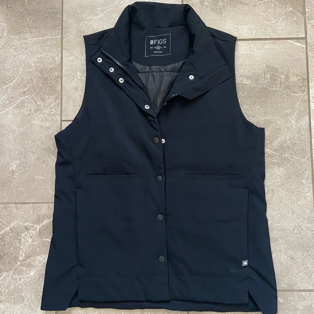 Figs vest mens medium black